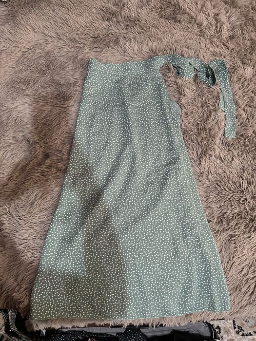 Юбка на запах в зеленом цвете