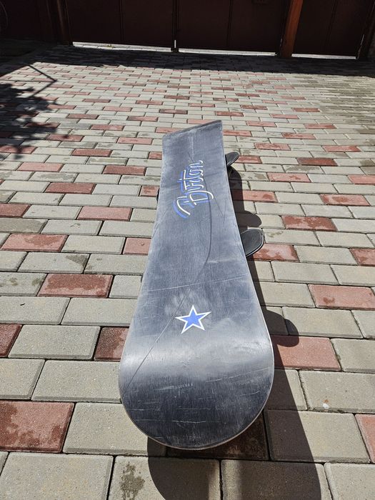 Snowboard Burton Clash 161 cm + Legături Burton Freestyle – stare bună