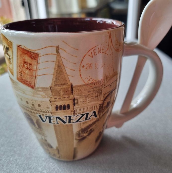 чаша за кафе или чай, с лъжичка