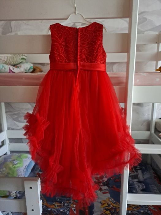 Продам платья для девочки