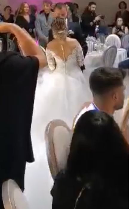 rochie de mireasa marca Pronovias, model A