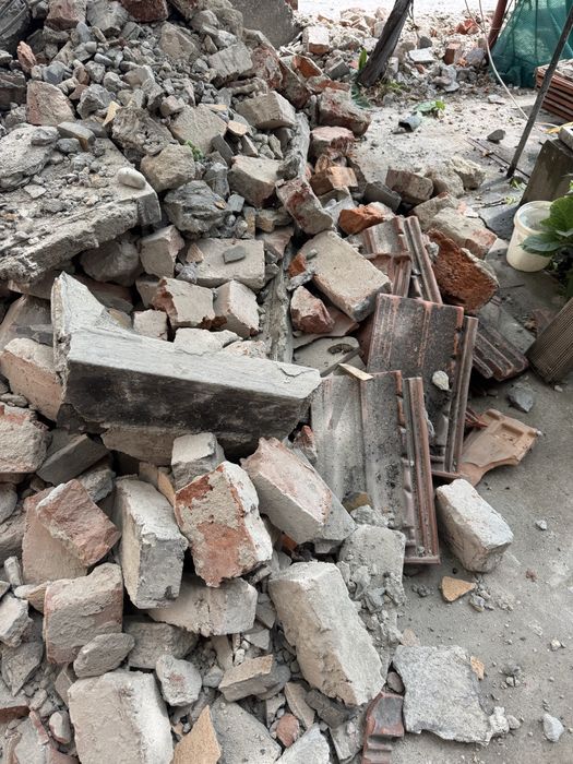 Donez moloz de la constructie