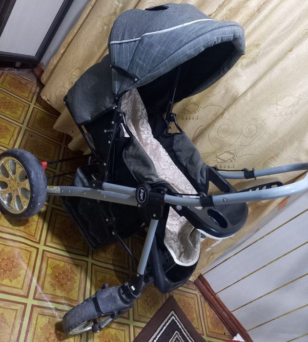 коляска для маленьких детей