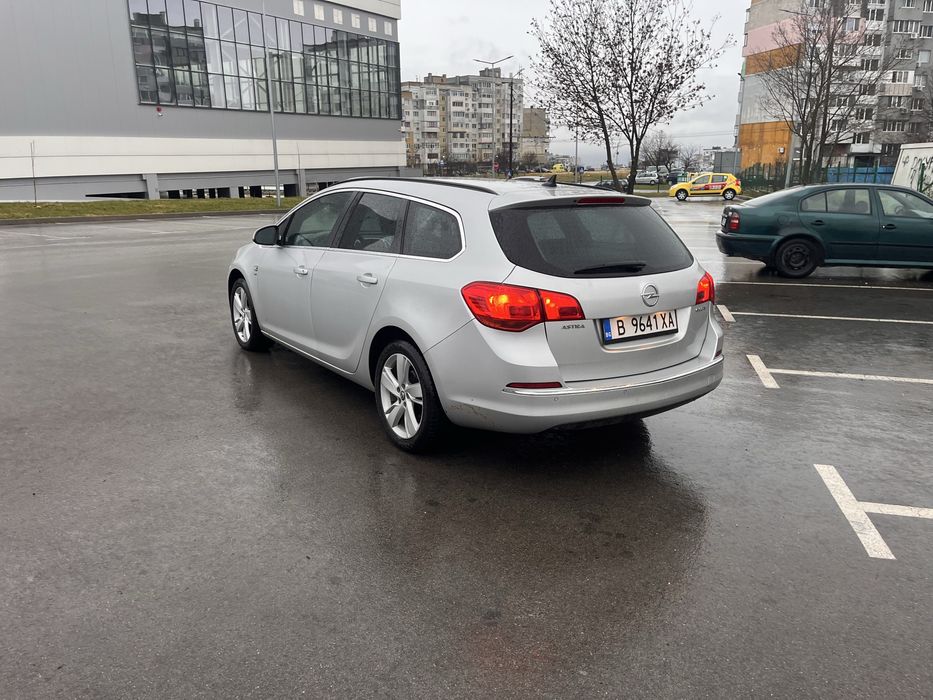 Opel astra sport tourier 1.4t