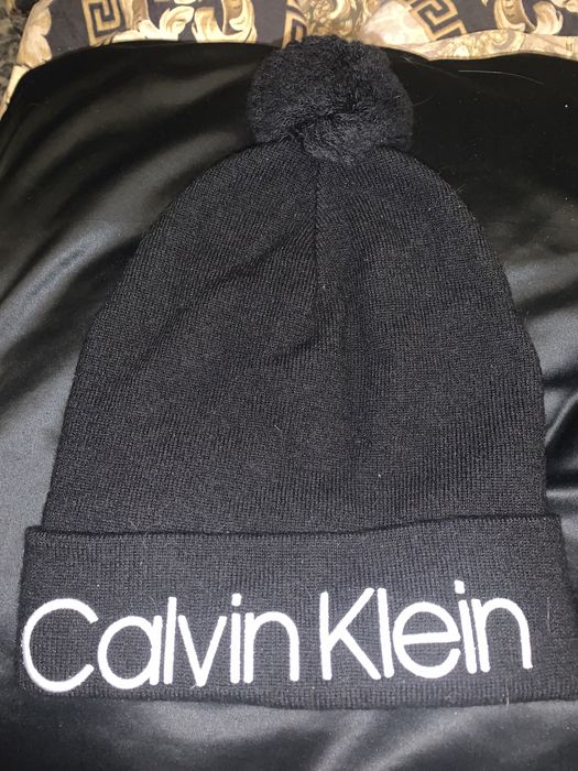 Caciula fes Calvin Klein
