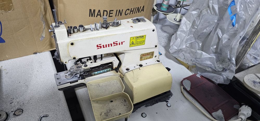 Продаются швейные машинки распошивалки и пуговичная машинка.