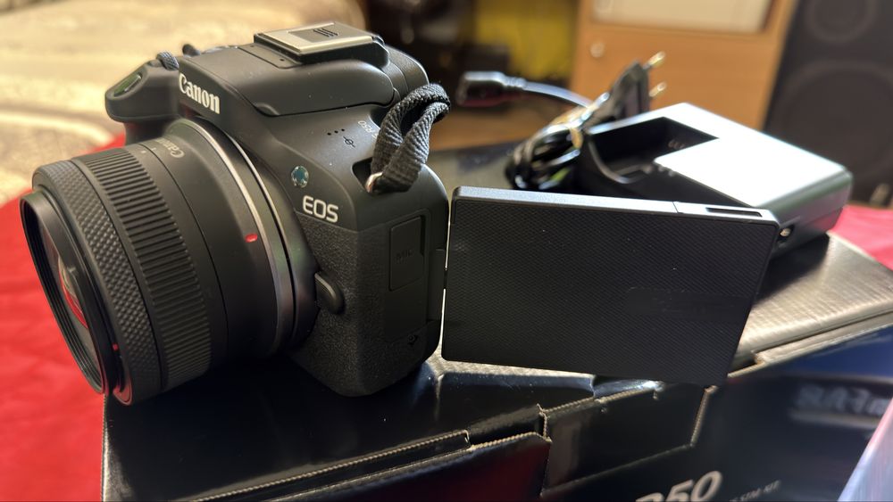 фотоапарат Canon EOS R50
