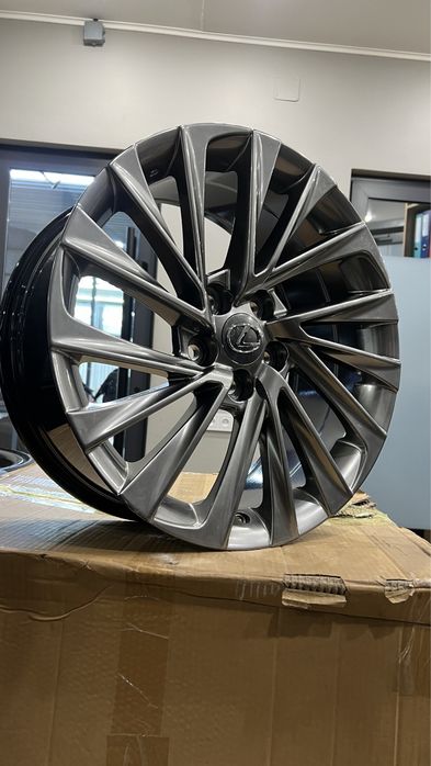 Новые 18 диски на Lexus/Toyota графит