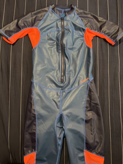 Плувен костюм