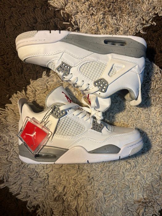 Jordan 4 White Cement