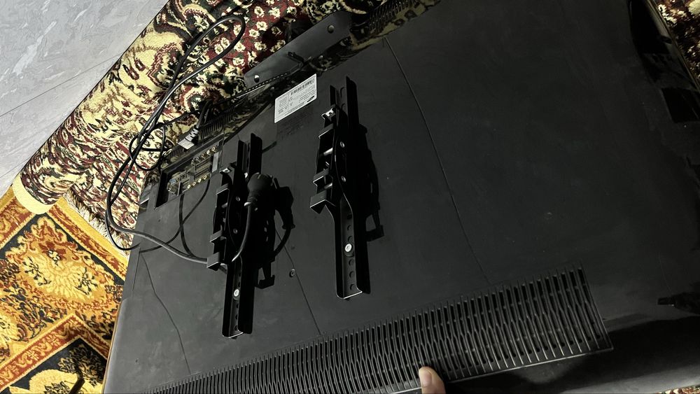 Televizor samsung ishlashi ovozi zór pulti bor faqat yangilash kerak