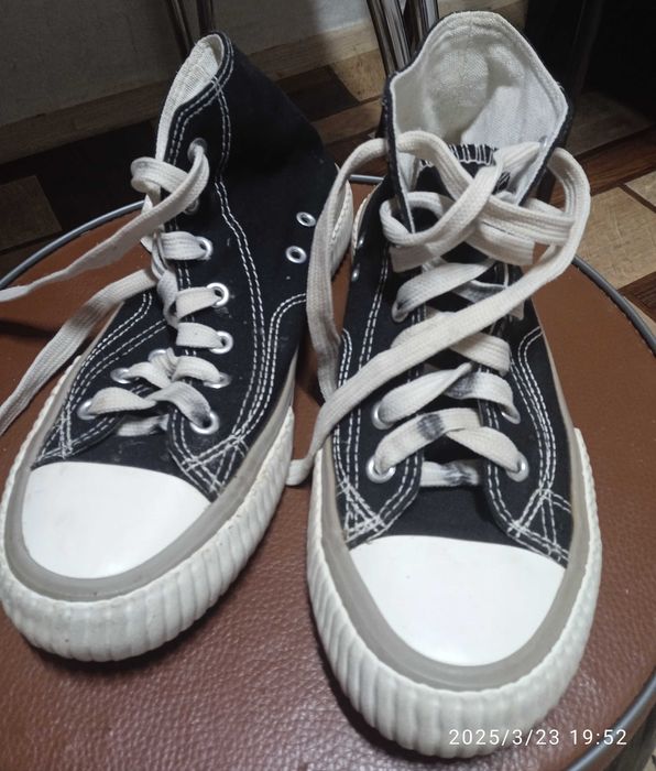 Продам детскую обувь