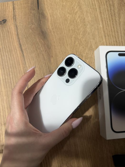 iPhone 14 Pro 256 GB с кутия и зарядно(80%)