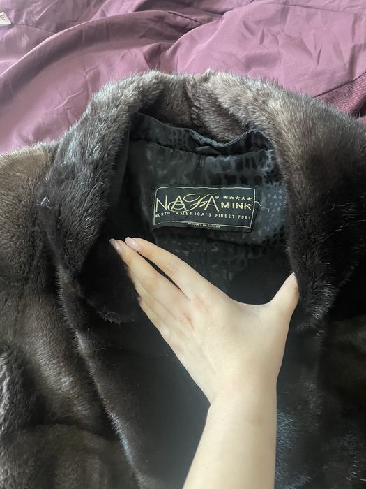 Норковая шуба продается