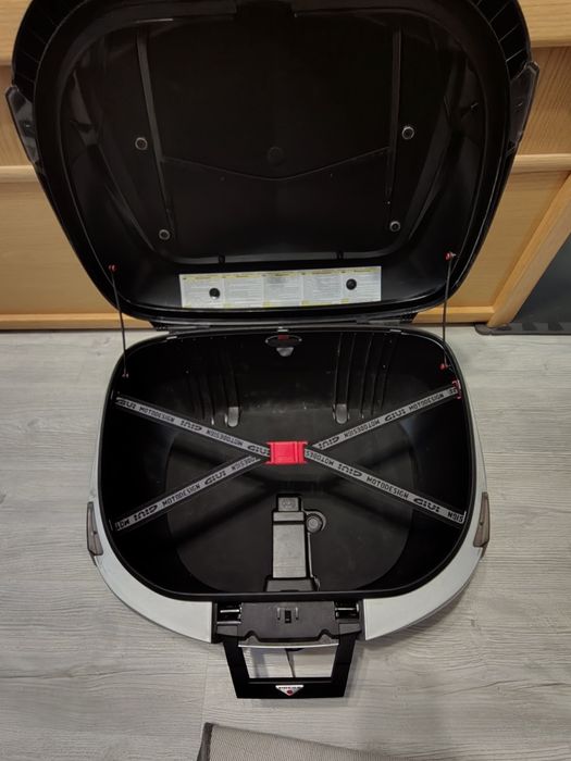 Top case topcase cutie moto Givi V47 monokey V56 maxia