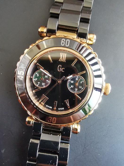 Ceas Guess Collection  Ceramic - Elvețian Quartz  34 mmmm