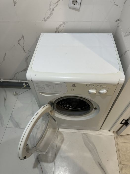 Продам стиральную машину