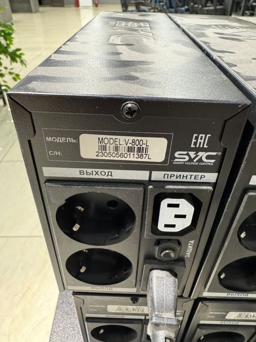 SVC V-800-L UPS Бесперебойник