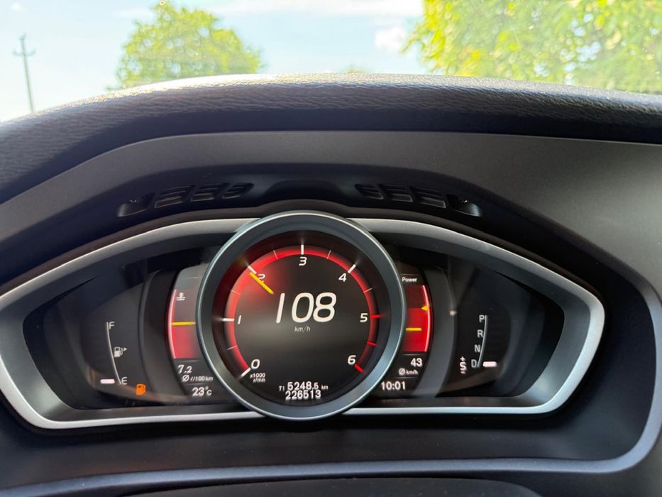 Volvo v40 2.0 automat