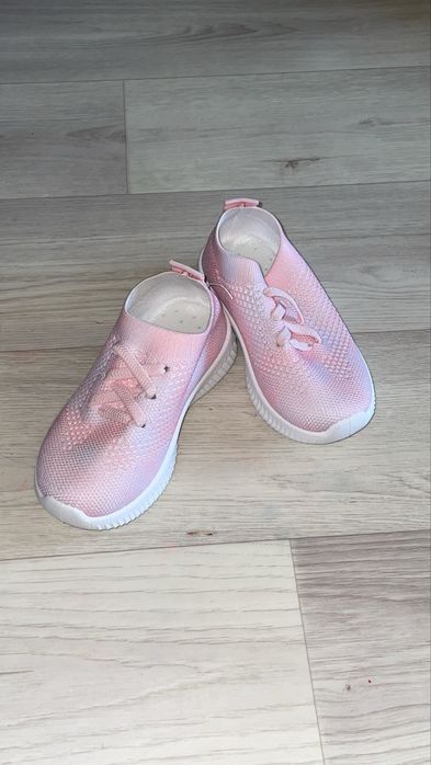 Детская обувь кроссовки