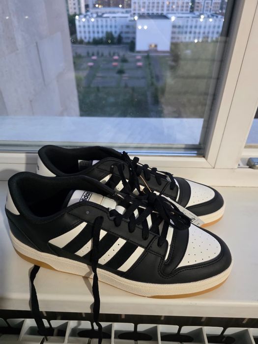 Кроссовки Adidas Адидас