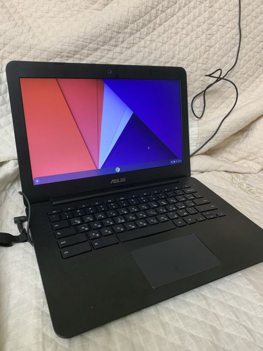 Продаю ноутбук ASUS C300S