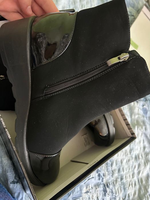 Дамски боти . Състояние :нови