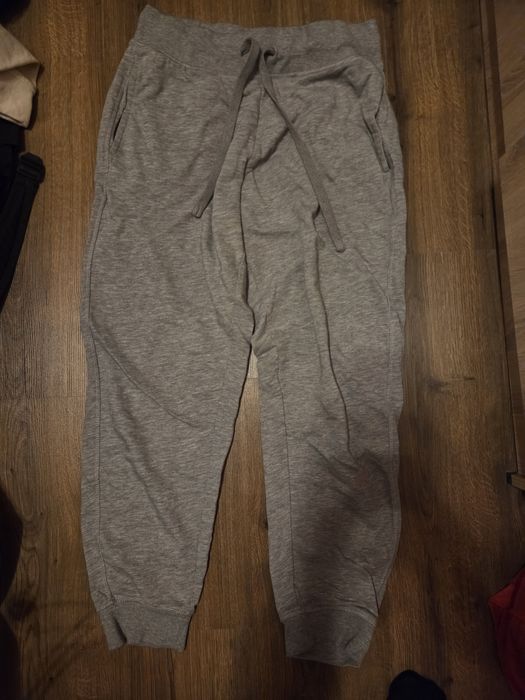 Чист Сив анцуг неизползван размер L