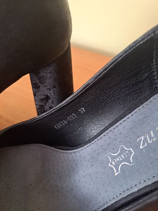 Официални обувки на ток