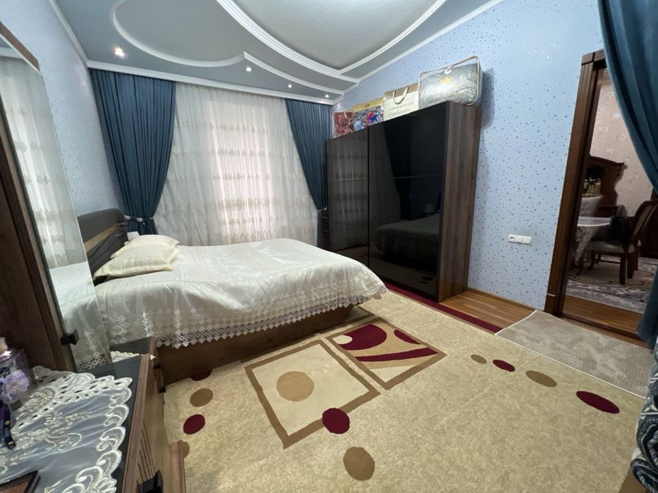 Кибрай марказий уй сотилади