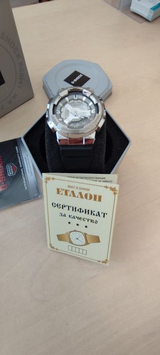 Дамски часовник.