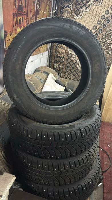 Продам шины зимние r16