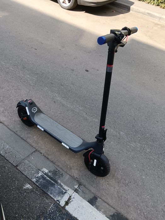 Vând trotineta pentru adulți cu roti de 10 inch