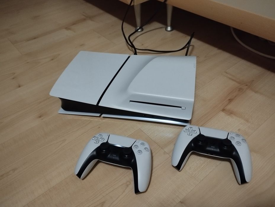 Playstation 5 Slim с игри