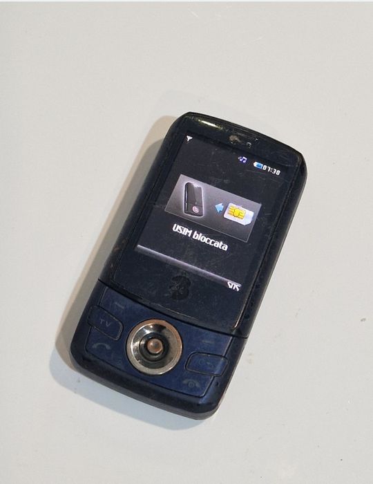 Telefon pentru piese sau colecție.  Necesita deblocare .