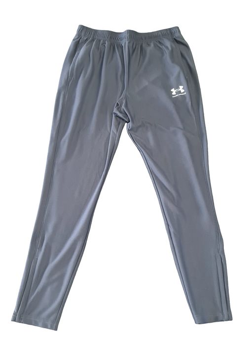 Мъжки Екип Under Armour 

Чисто ново с етикети.

Размер S,M,L

Цена 99