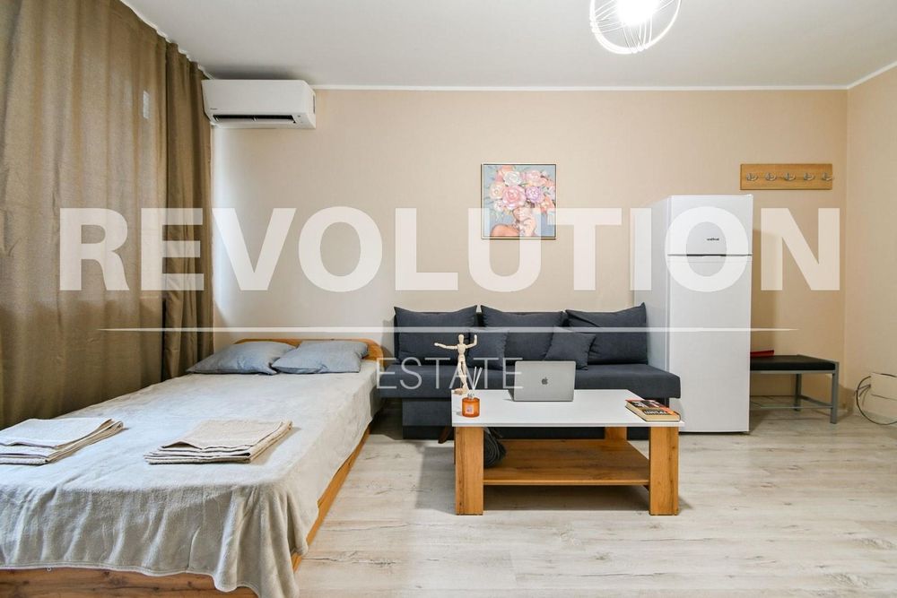 Дава се под наем Едностаен апартамент в София, Студентски град - 29 кв.м за 550 € - Снимка #1