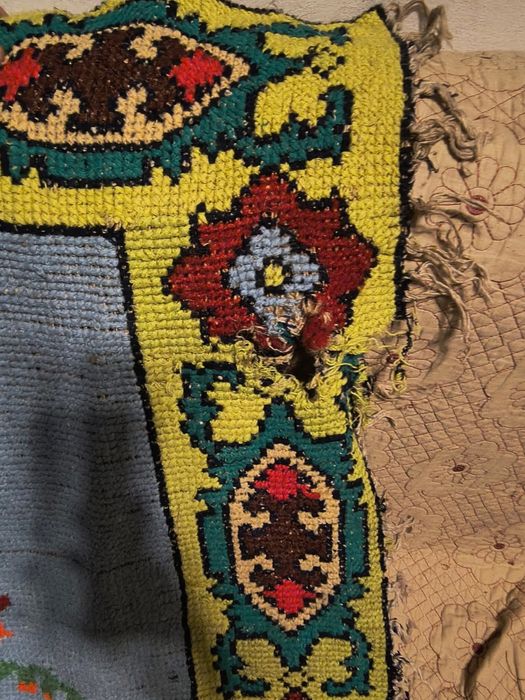 Carpete cusute manual cu defecte 50 lei