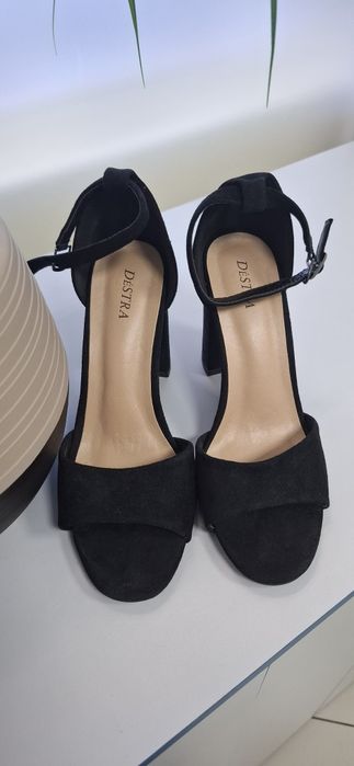 Босоножки женские