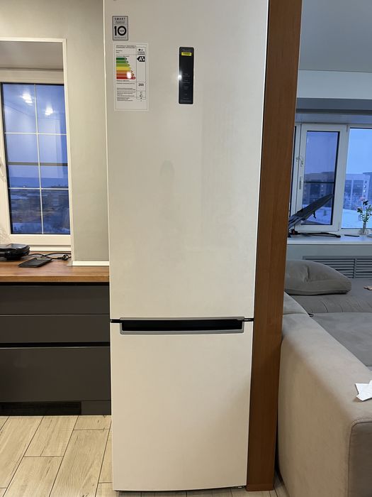 Продам холодильник LG почти новый