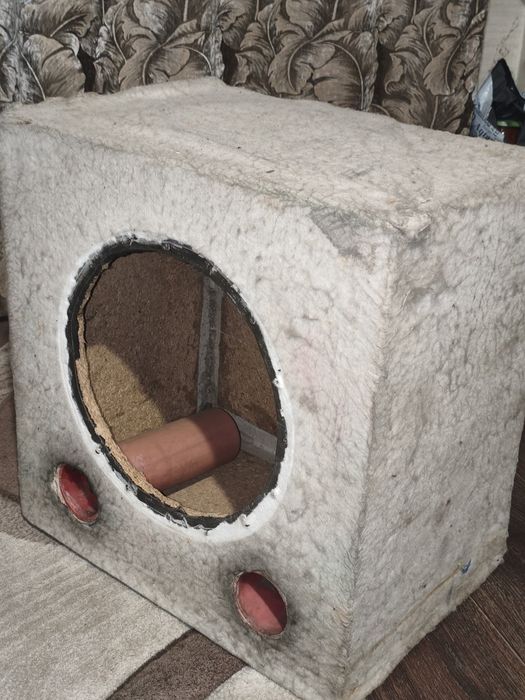 Продам короб на сабвуфер 12 торг есть