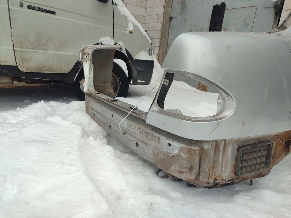 Задний крыло телевизор на Мерседес W210