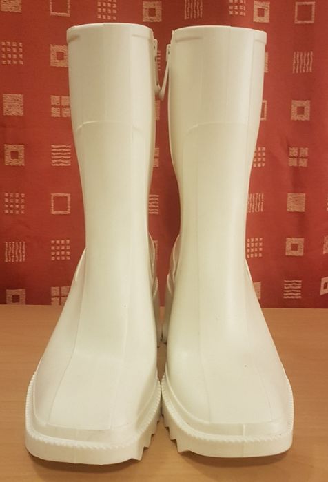 Боти, чехли, маратонки