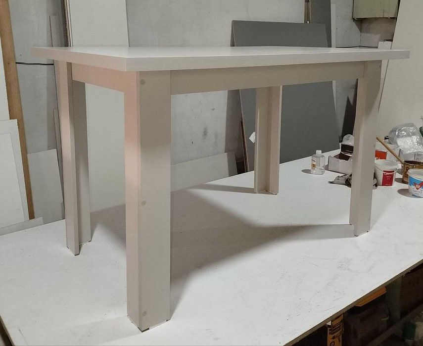 Стол, стол кухонный.