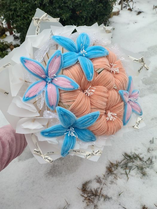 Buchet sârmă plușată