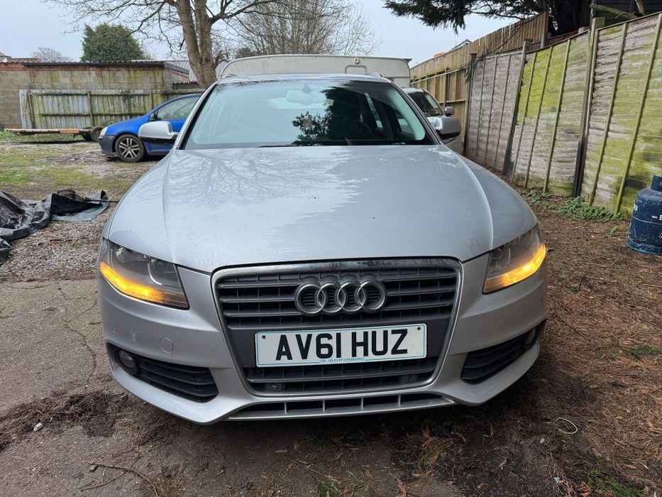 Dezmembrez Audi A4 B8, 2.0tdi CJC , cutie viteze manuala.