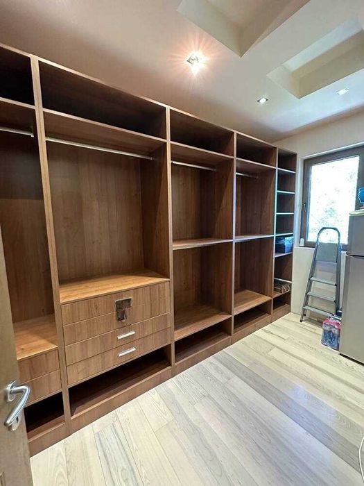 Дава се под наем Многостаен апартамент в София, Витоша - 300 кв.м за 1900 € - Снимка #2