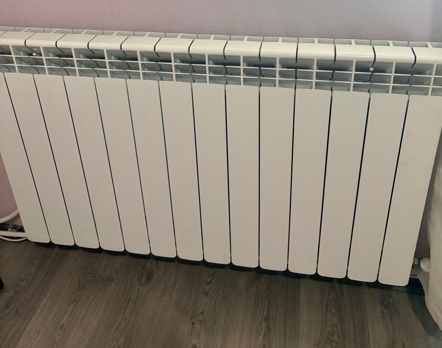 Пилетна камина бурнит 13kw  с 4 радиатора и лира
