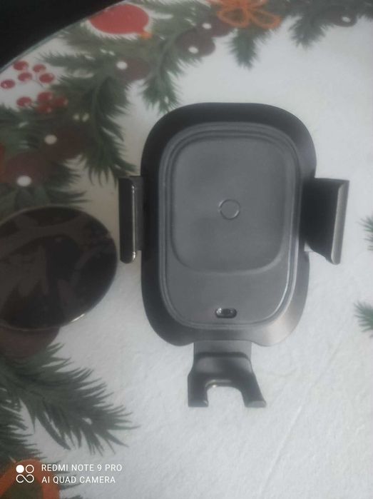 стойка за телефон за кола