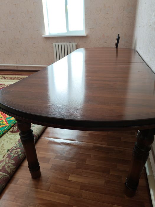 Продаётся стол со стульями